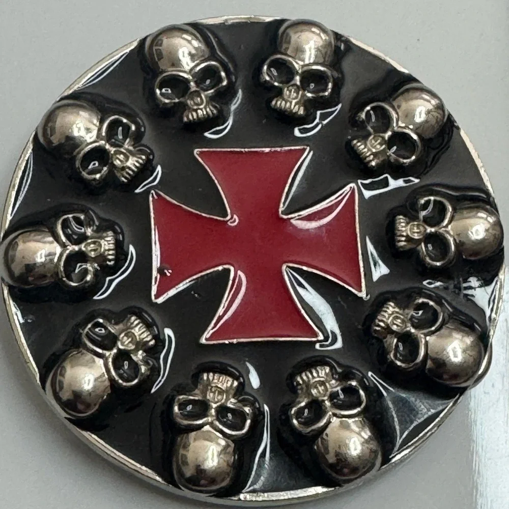 Round Skull Knights Templar Cross Belt Buckle Silver Tone Black Red Metal